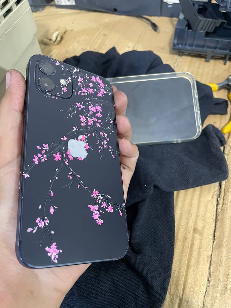 Apple iPhone 12 0
