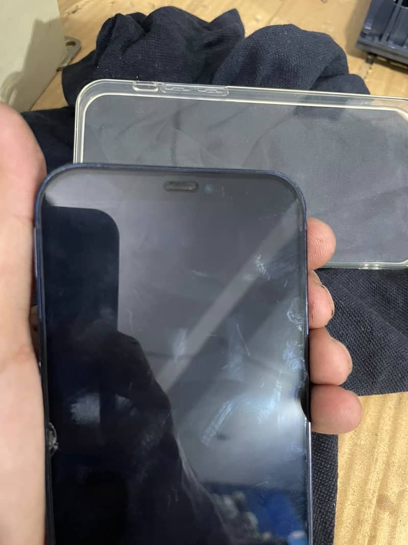Apple iPhone 12 1