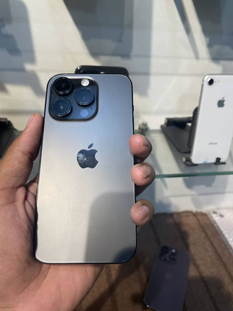 Apple iPhone 14 Pro 1