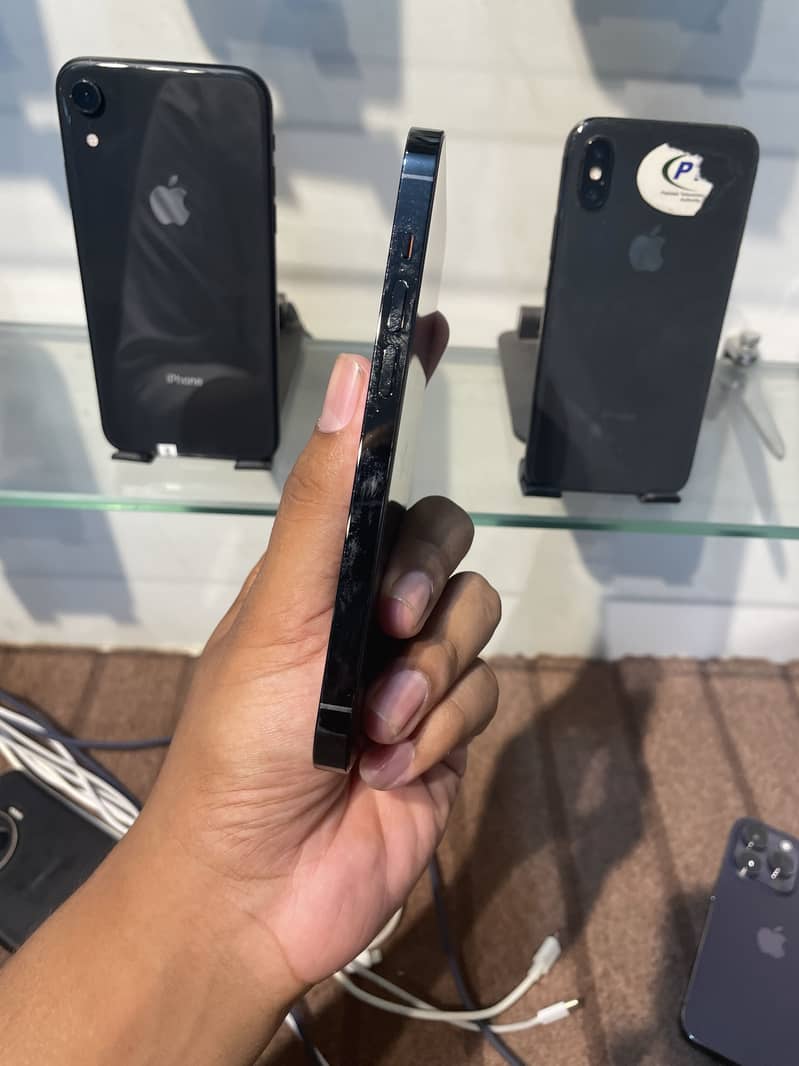 Apple iPhone 14 Pro 2