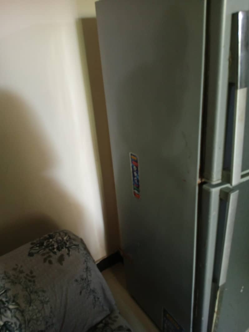 REFRIGERATOR 0