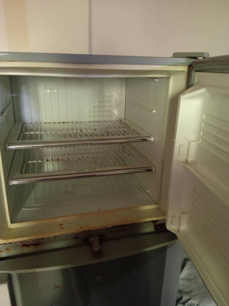 REFRIGERATOR 3