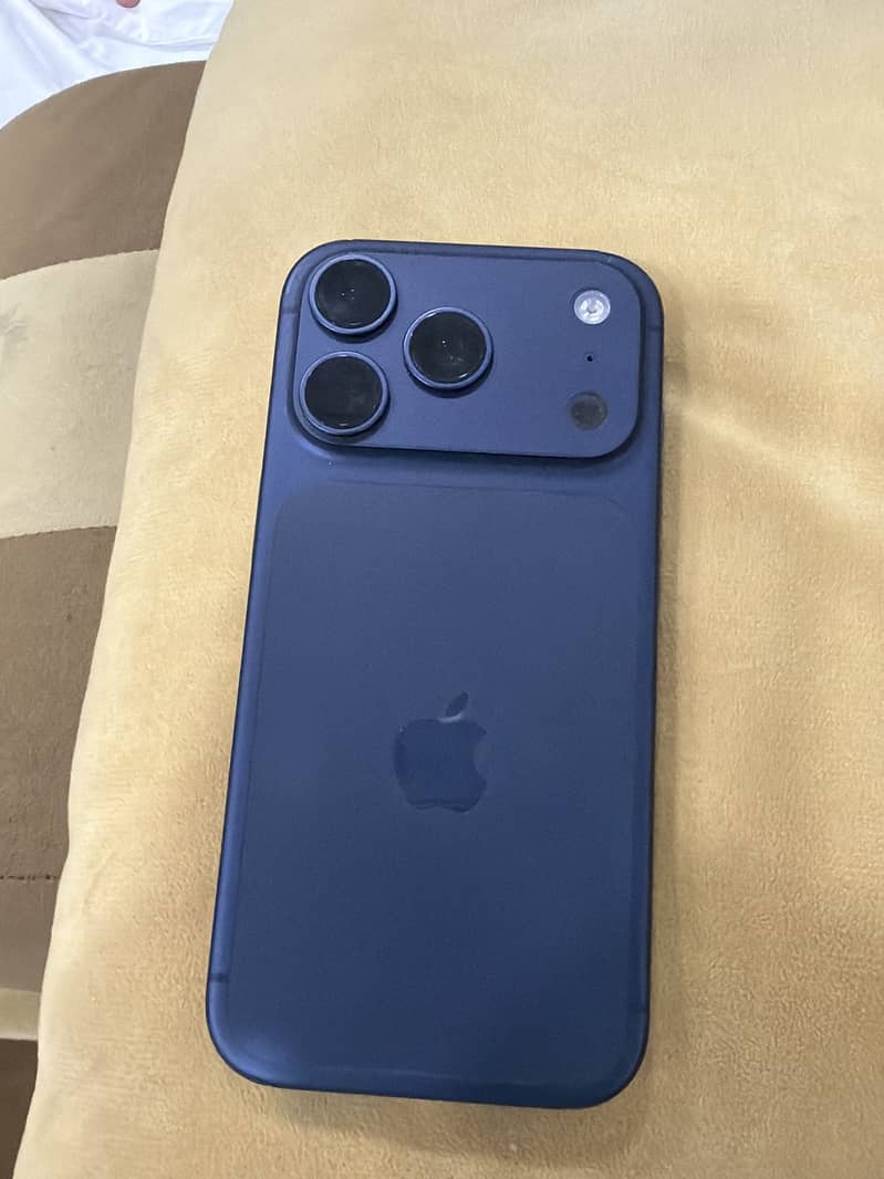Apple iPhone 17 Pro 0