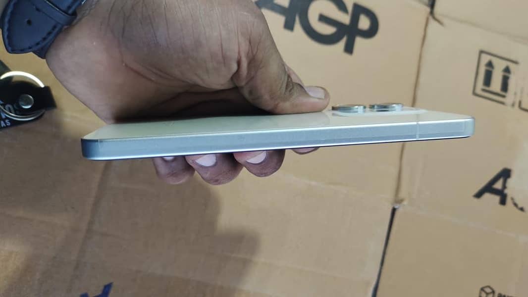 OPPO Reno 14 3