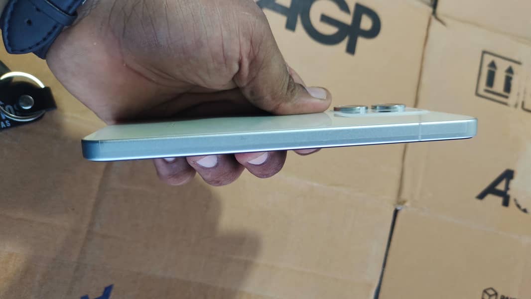 OPPO Reno 14 7