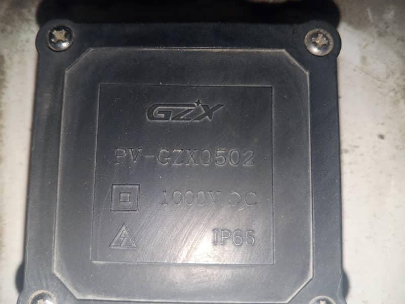 1000 v 1