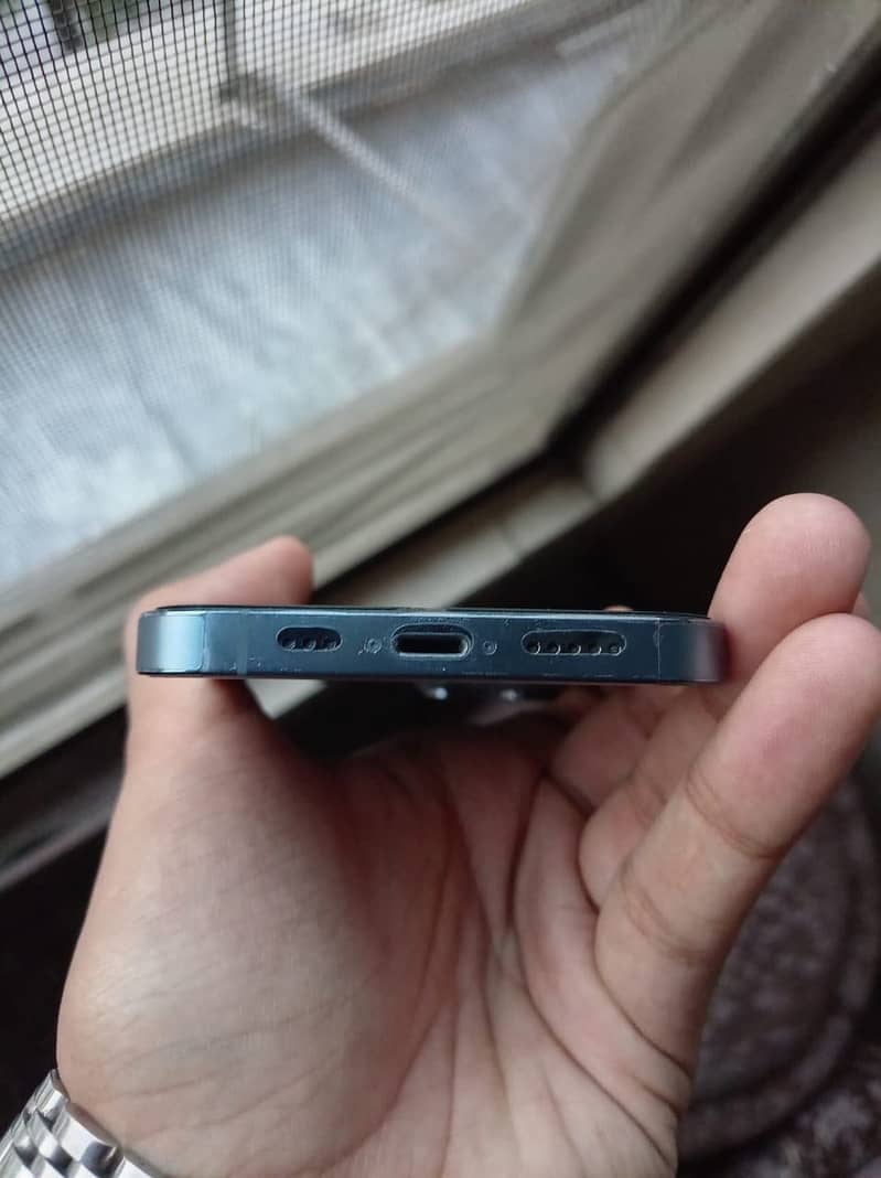 Apple iPhone 13 Pro 2