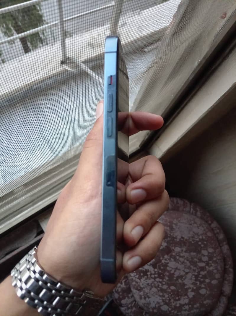 Apple iPhone 13 Pro 3