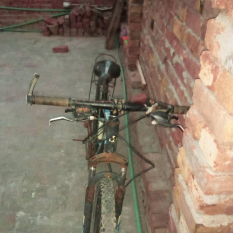 Cycle back gray khrab hai 1