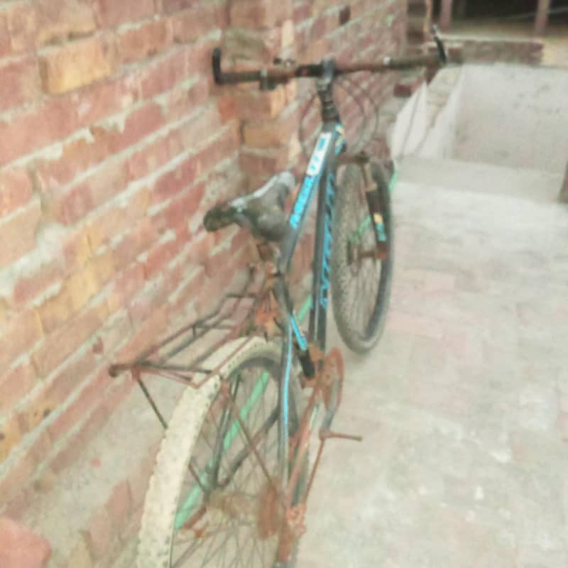 Cycle back gray khrab hai 2