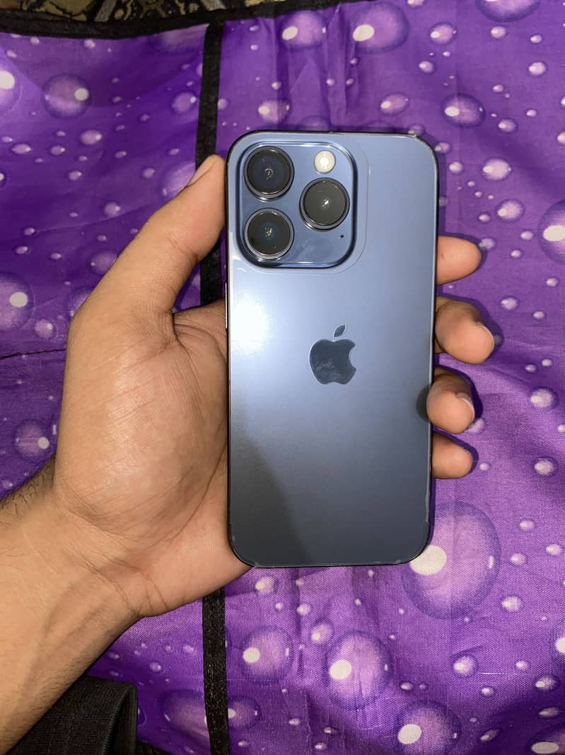 Apple iPhone 15 Pro 0