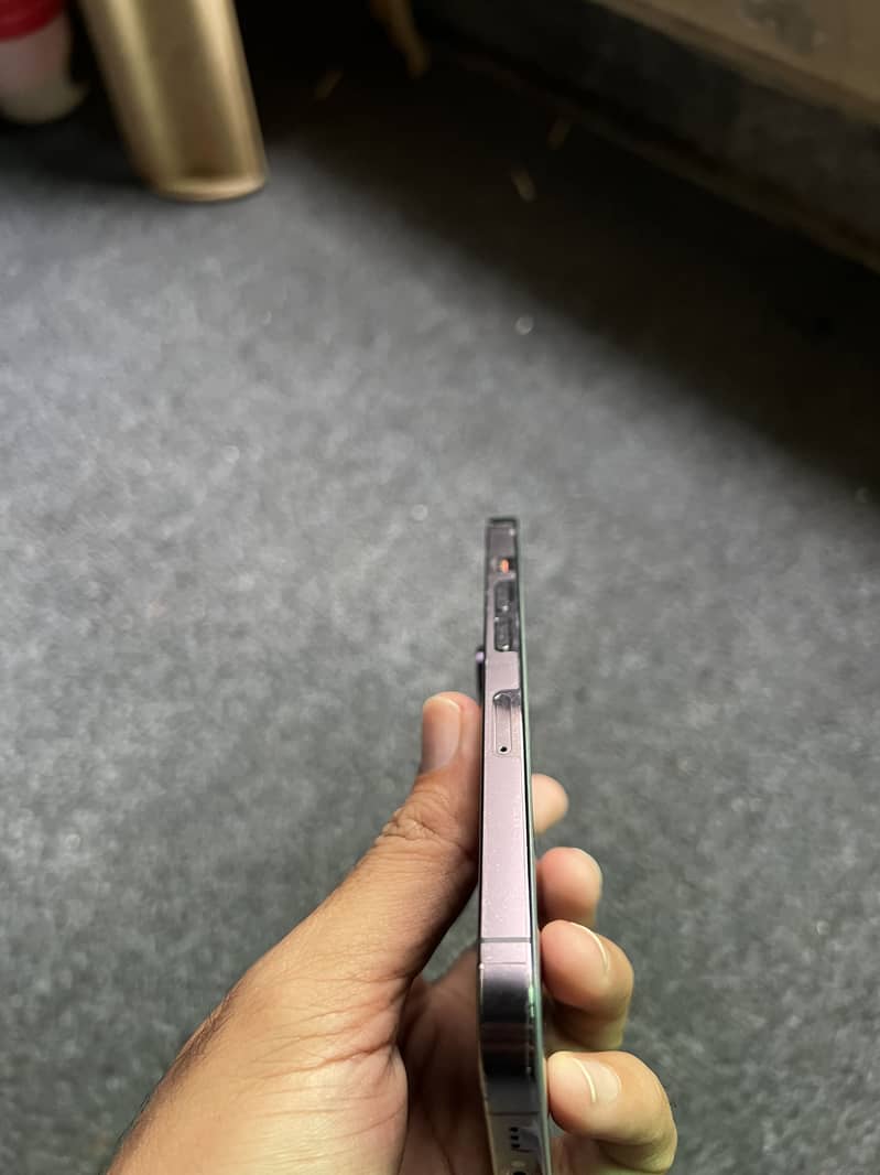 Apple iPhone 14 Pro 2
