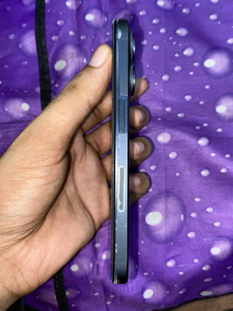 Apple iPhone 15 Pro 2