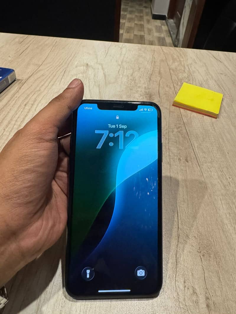 Apple iPhone 11 Pro Max 2