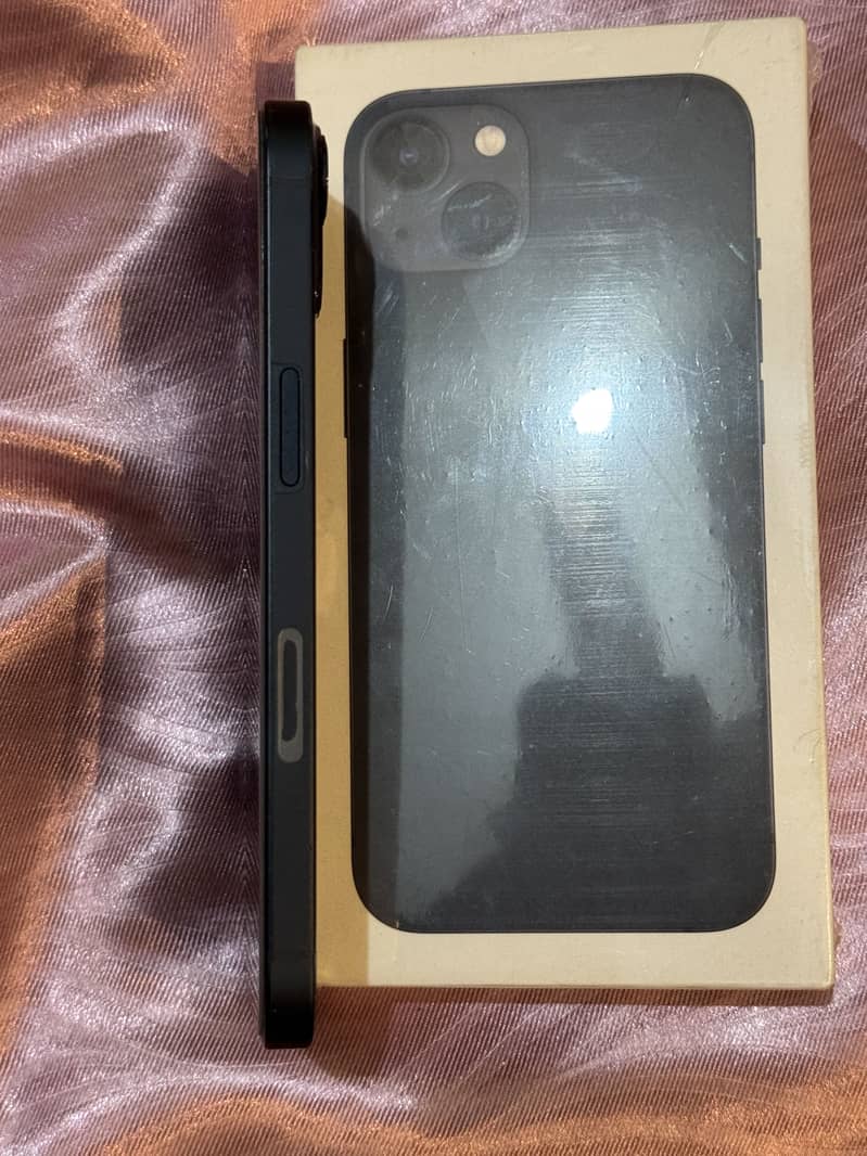 Apple iPhone 13 2