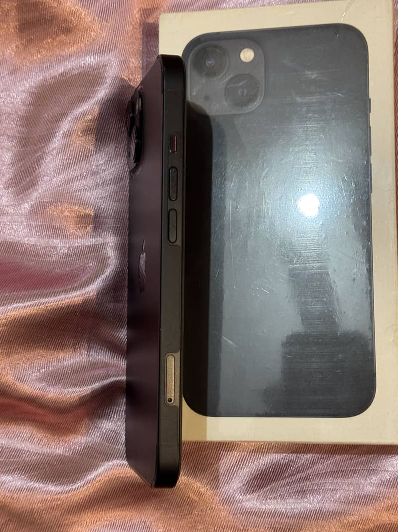 Apple iPhone 13 3