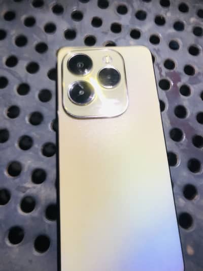 Infinix Hot 40