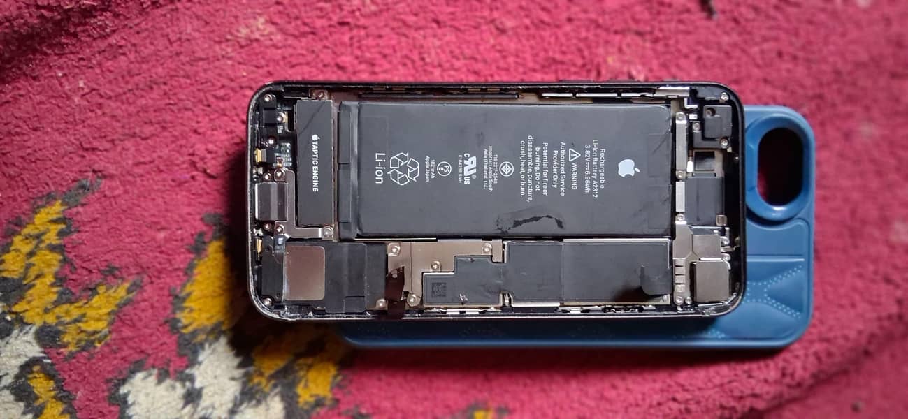 Apple iPhone SE 2020 0