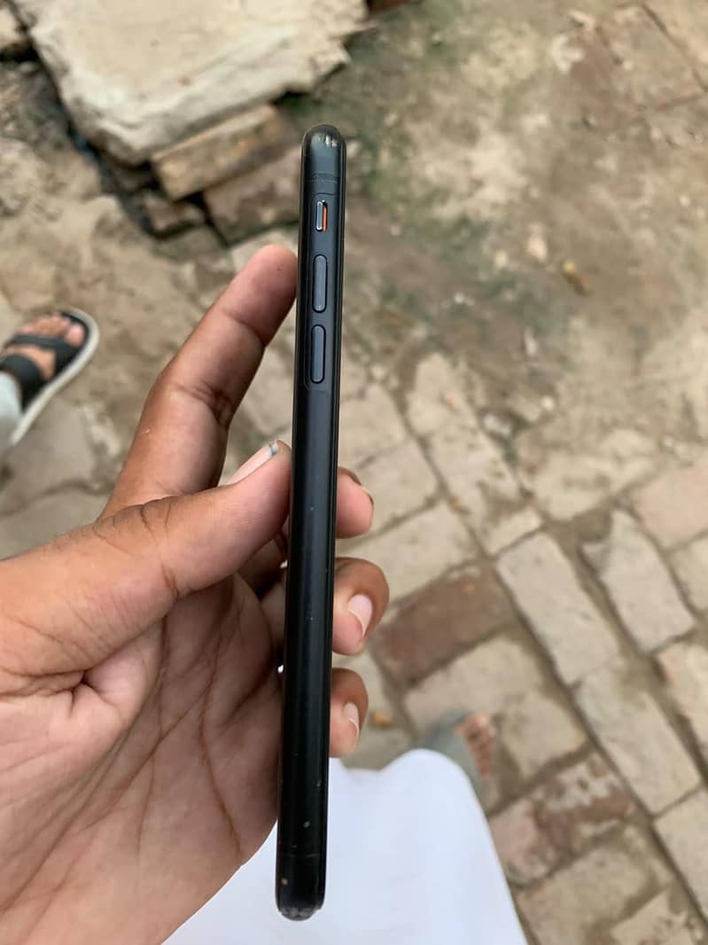 Apple iPhone XR 1
