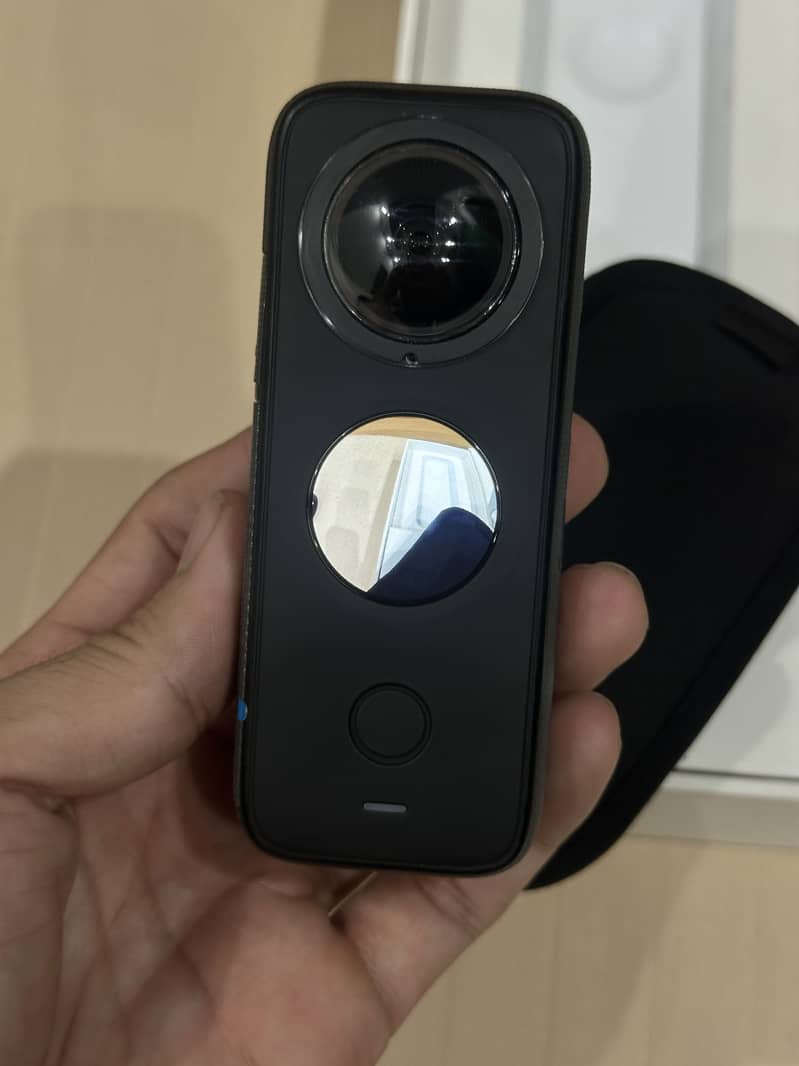 Insta 360 x2 4