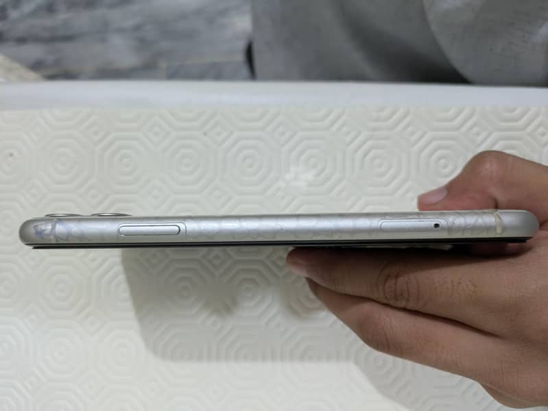 Apple iPhone 11 5