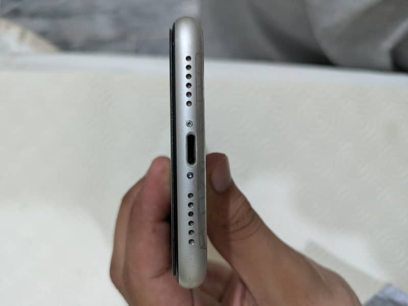 Apple iPhone 11 6