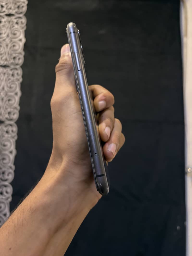 Apple iPhone 11 0