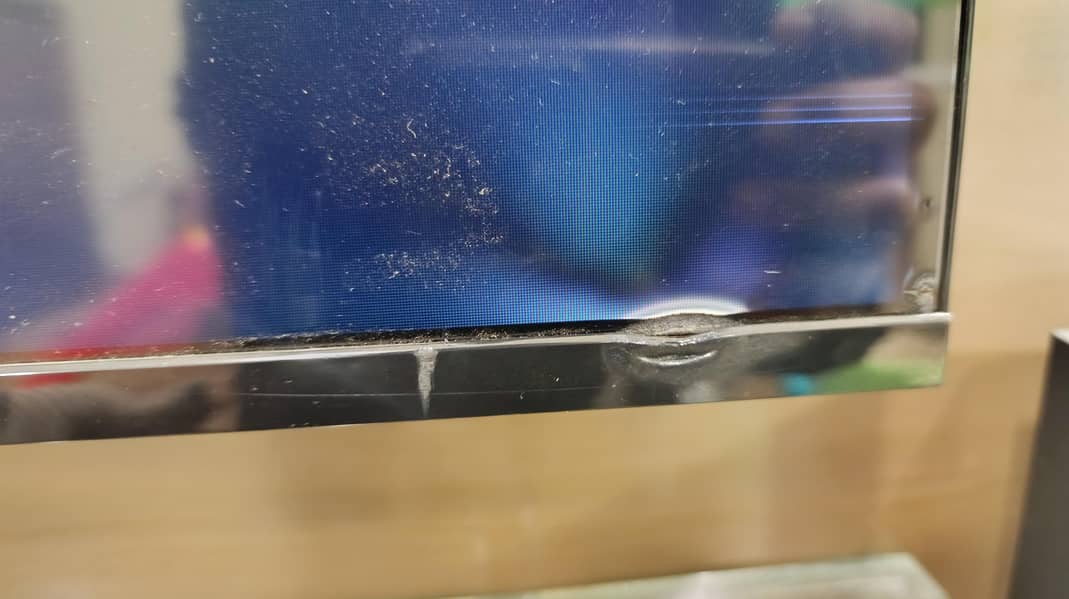 Haier LED TV 4
