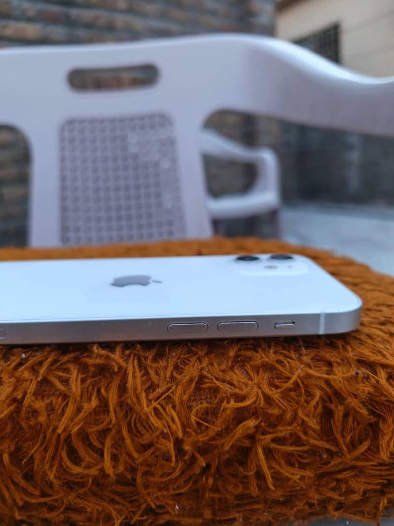 Apple iPhone 12 2