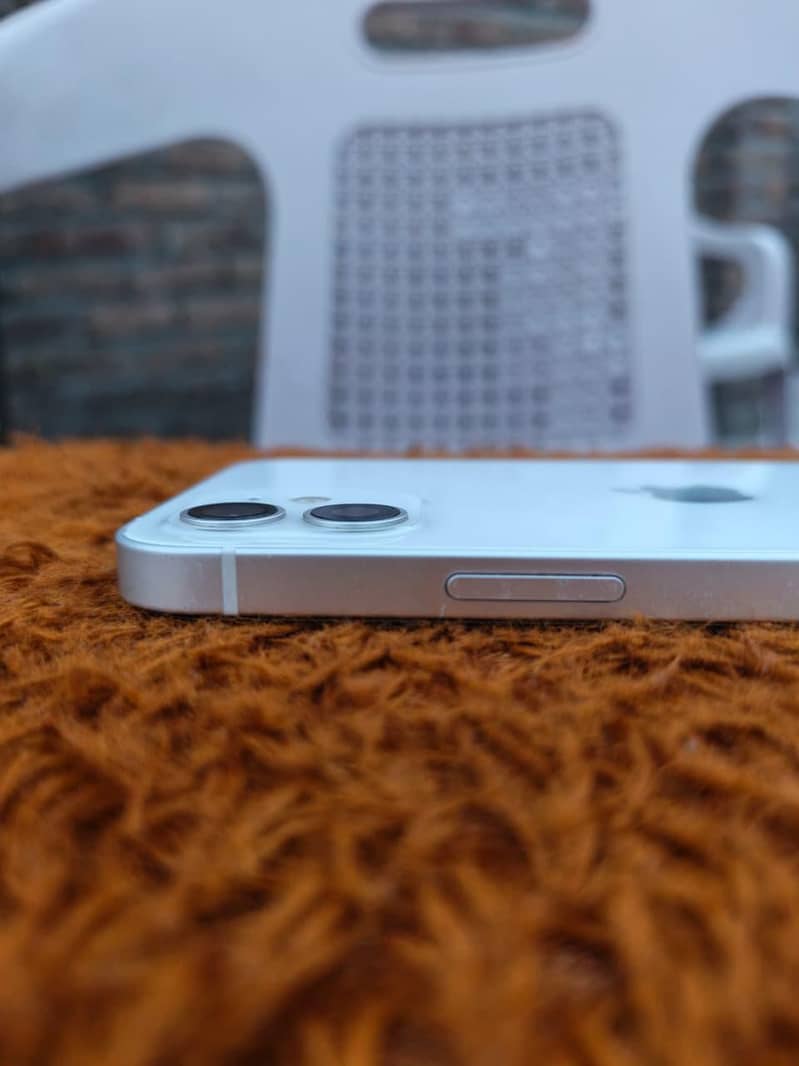 Apple iPhone 12 5