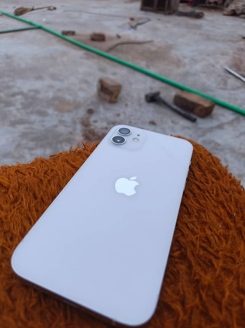 Apple iPhone 12 7
