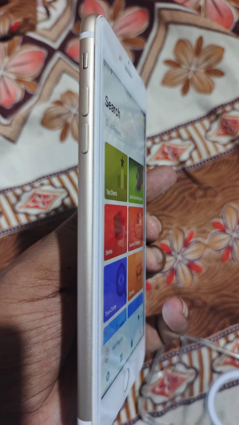 Apple iPhone 7 Plus 5