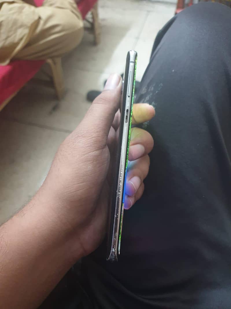 Samsung Mobile S10 4