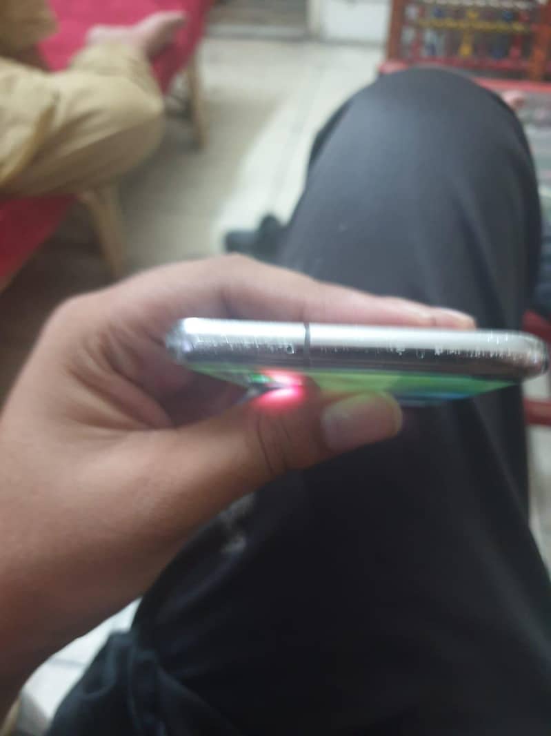Samsung Mobile S10 6