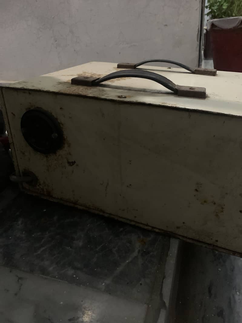 United Electronics Automatic voltage stabilizer 1