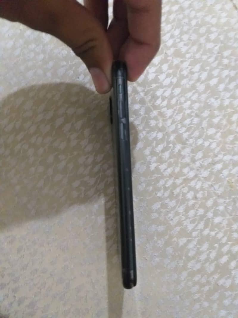 Apple iPhone X 3