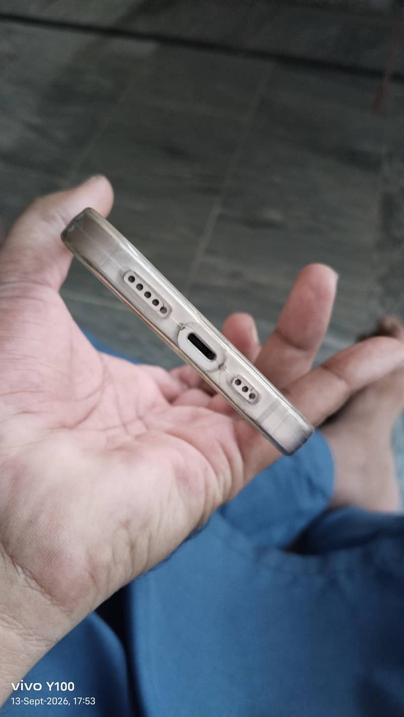 Apple iPhone 13 3