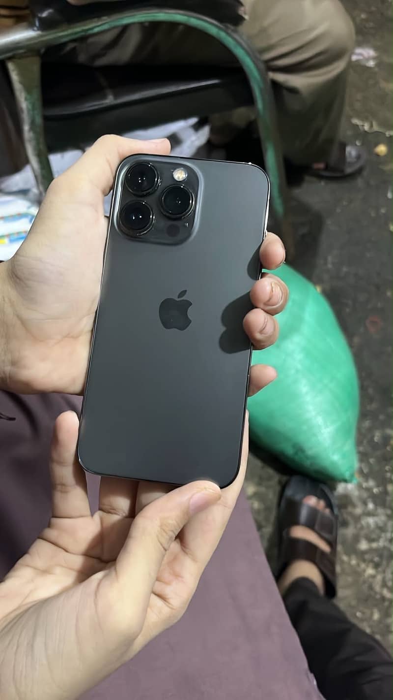 Apple iPhone 13 Pro 2