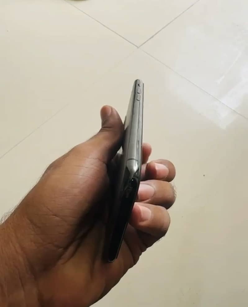 Apple iPhone 11 Pro 6