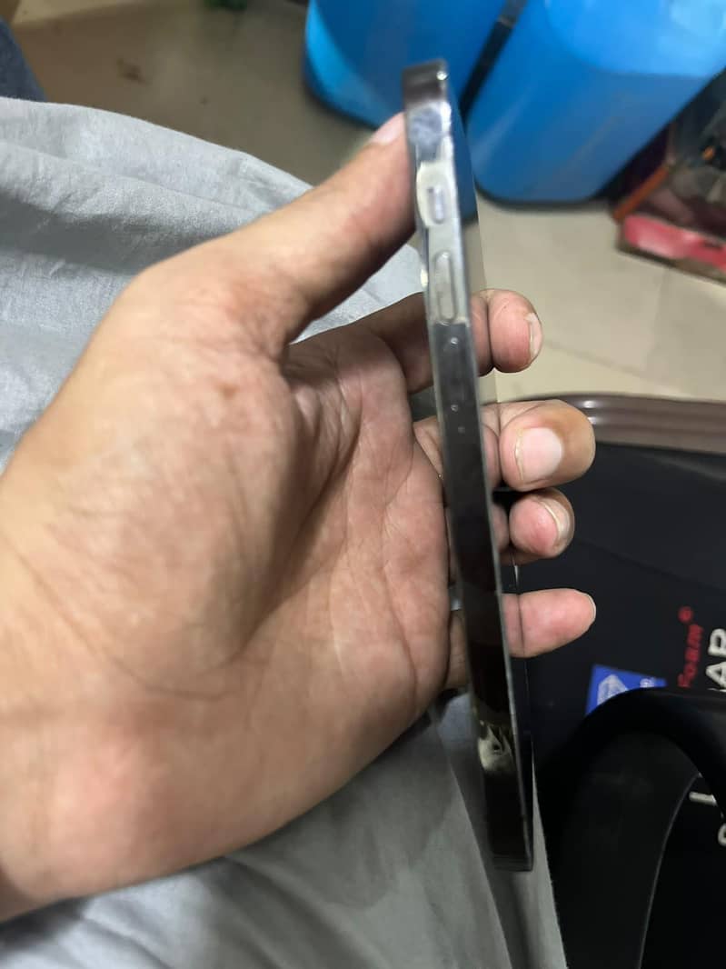 Apple iPhone 12 Pro 4