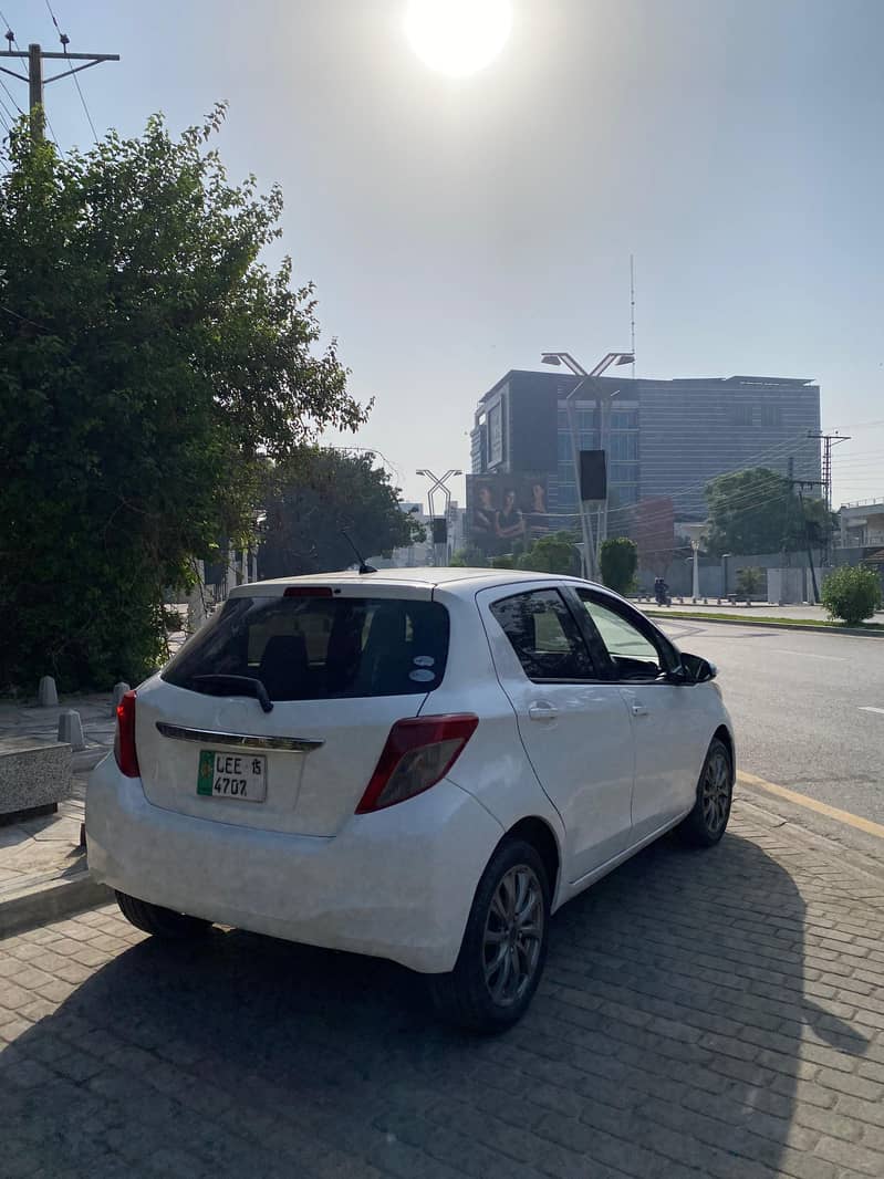 Toyota Vitz 2012 3