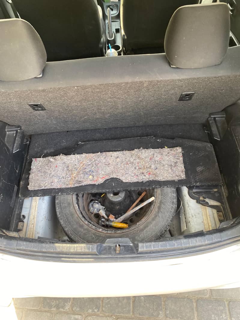 Toyota Vitz 2012 10