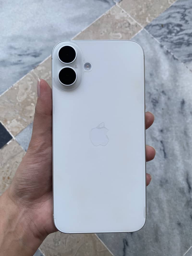Apple iPhone 16 Plus 0