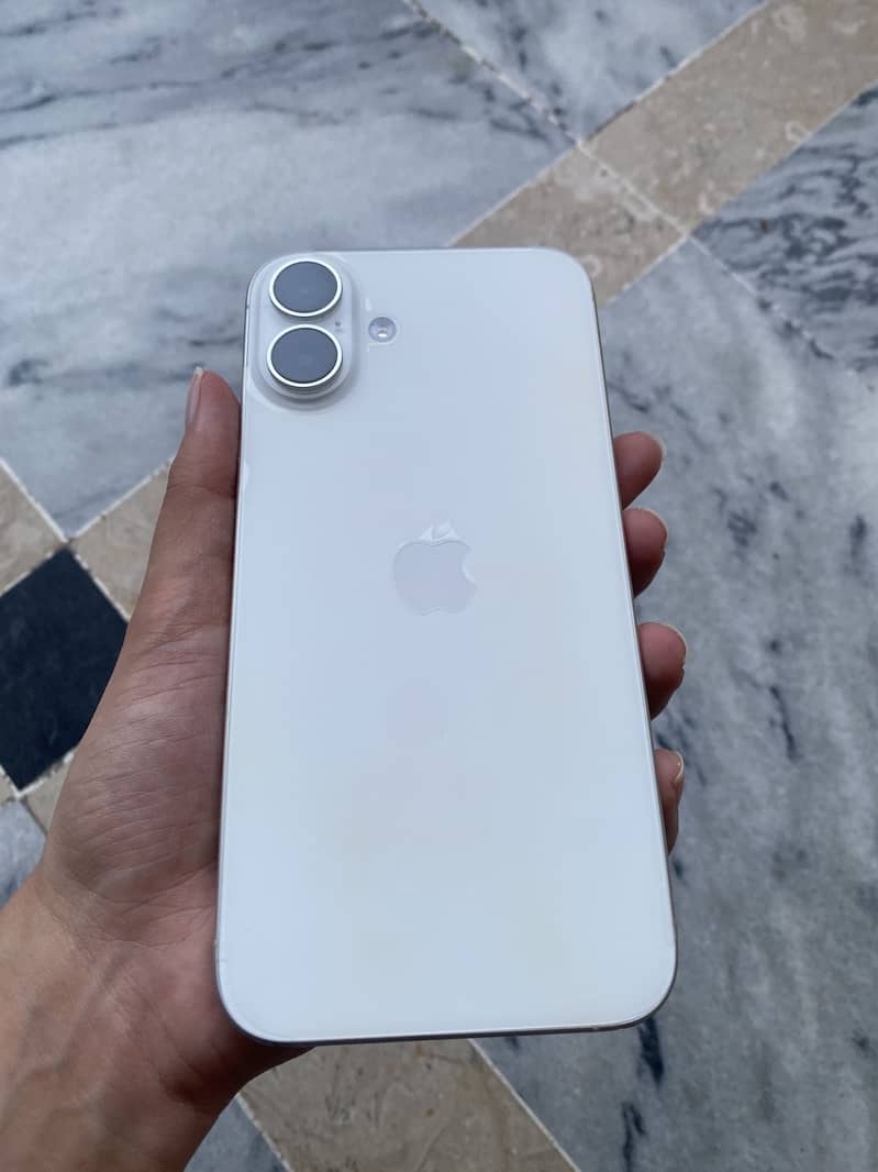 Apple iPhone 16 Plus 2