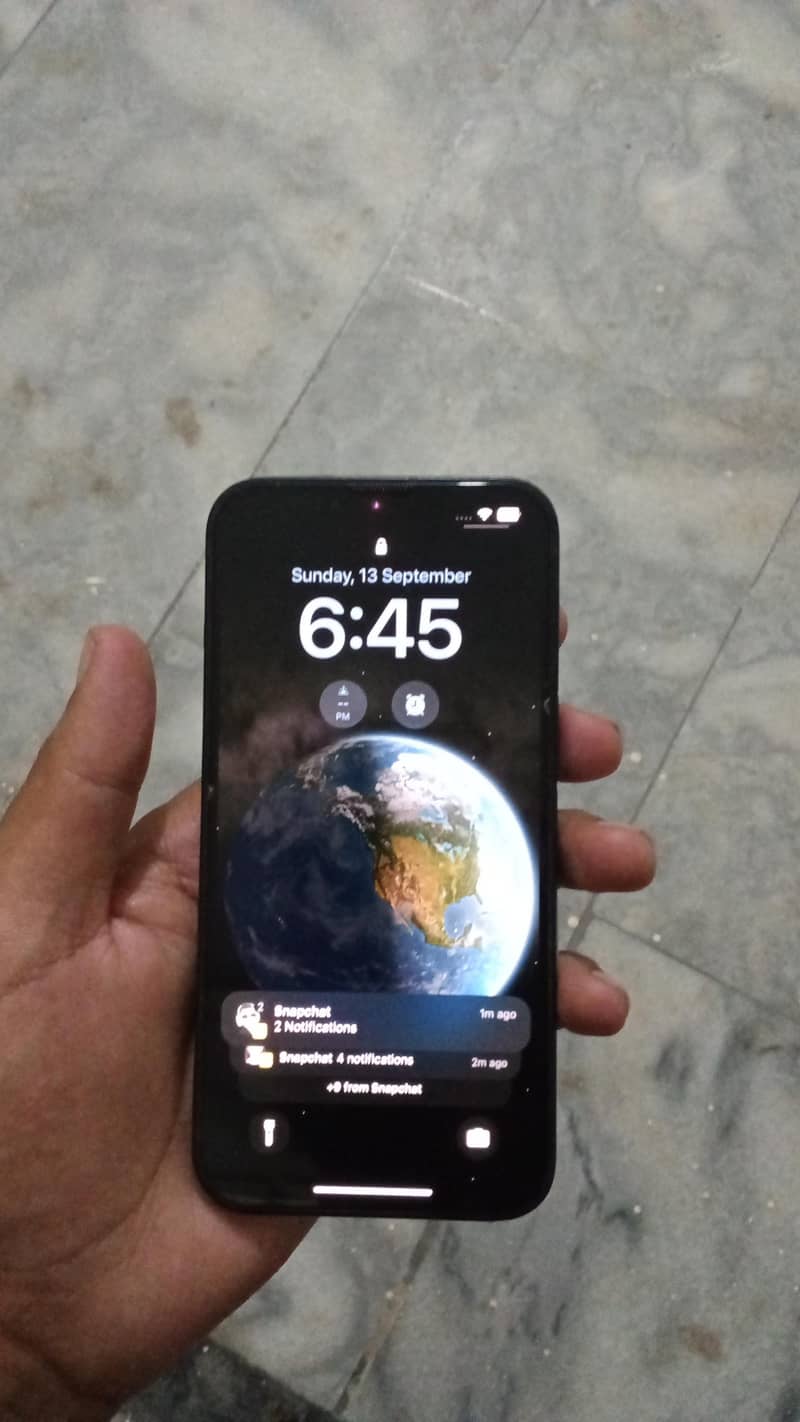 Apple iPhone 13 1