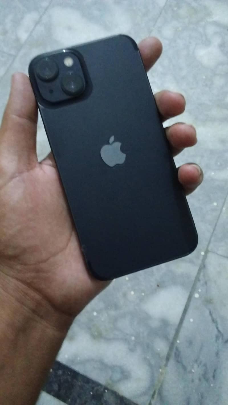 Apple iPhone 13 4
