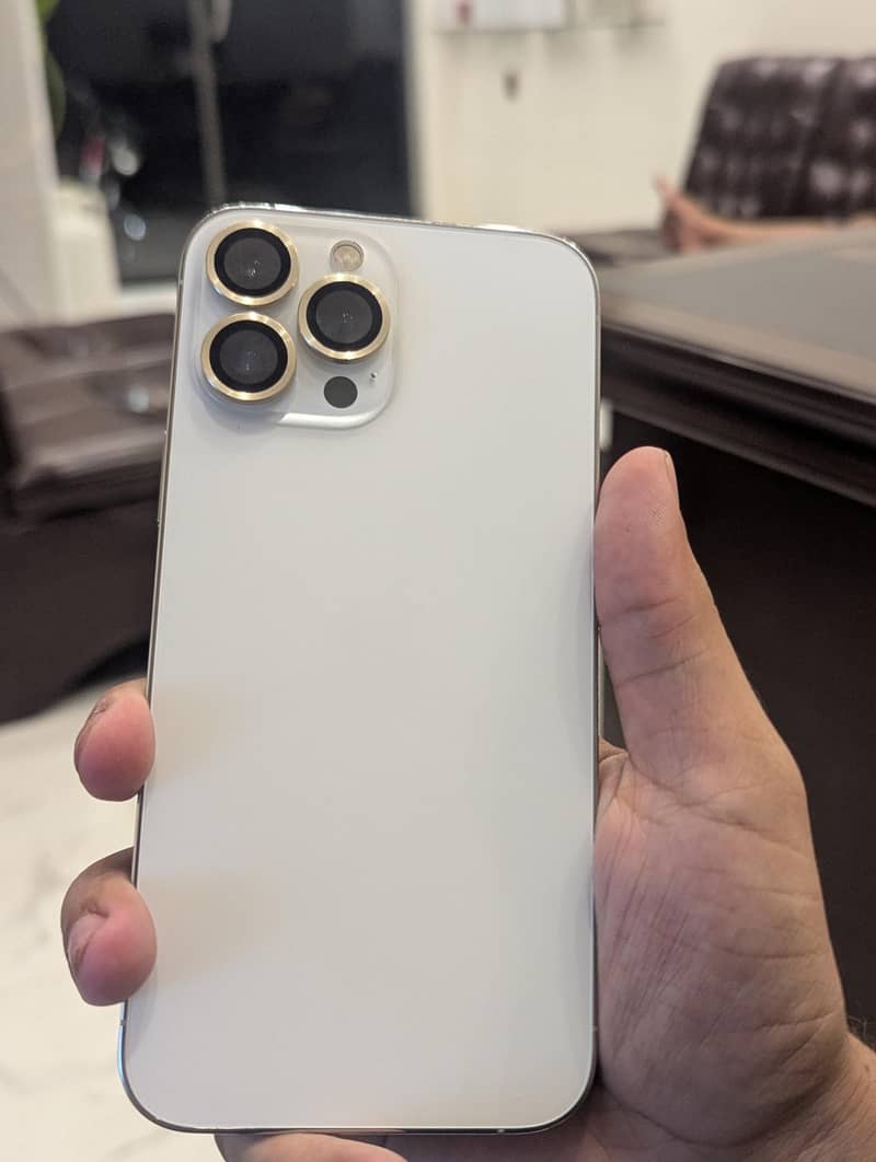 Apple iPhone 13 Pro Max 3