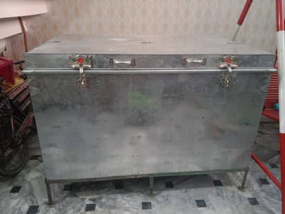 Trunk/peti available for sale