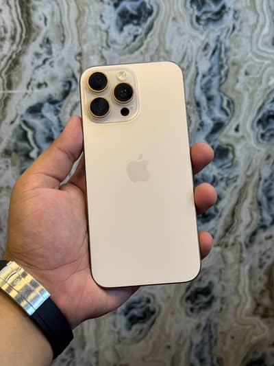 Apple iPhone 16 Pro Max
