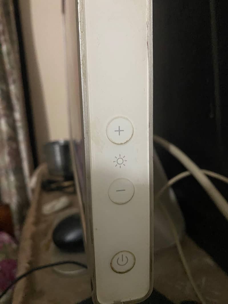 APPLE LED SCREEN 2